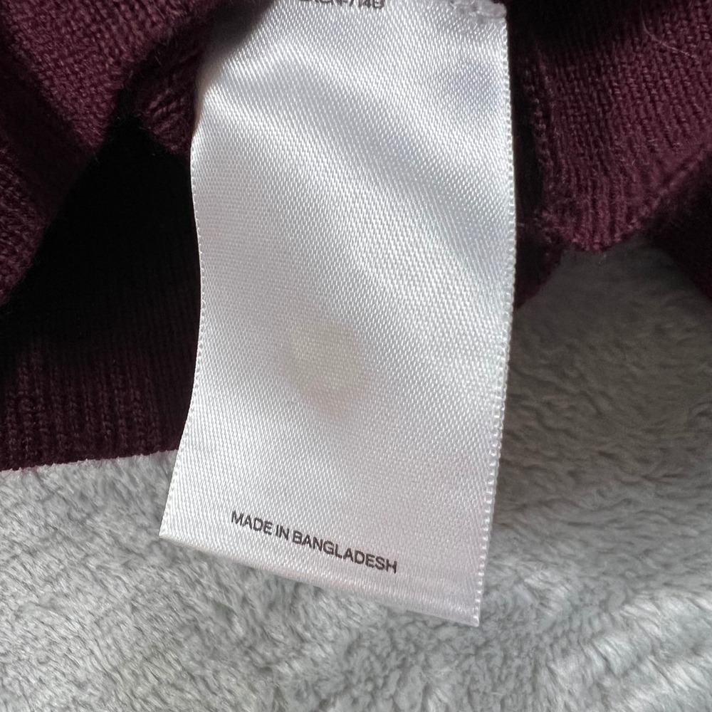 EXPRESS Crewneck Sweater Mens Medium Burgundy Maroon 100 Merino Wool .5" Hole - Picture 15 of 16